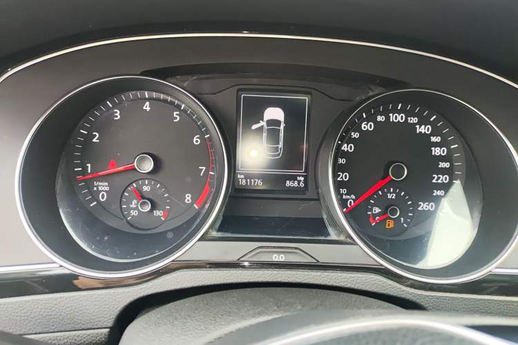 Used Volkswagen Magotan 2017 330TSI DSG Luxury Model Instrument Cluster