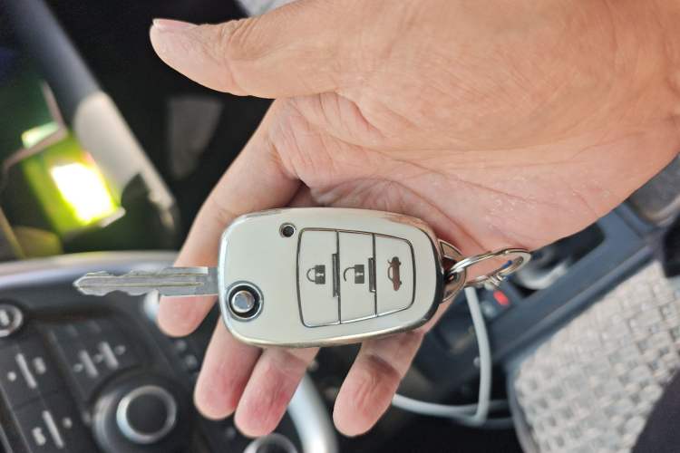 Used Bestune X80 2013 2.0L automatic comfort version Vehicle Key