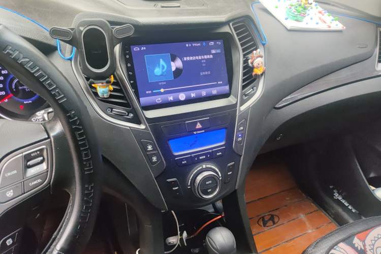 Used Hyundai Santa Fe 2013 2.4L Automatic Two-Wheel Drive Smart Version