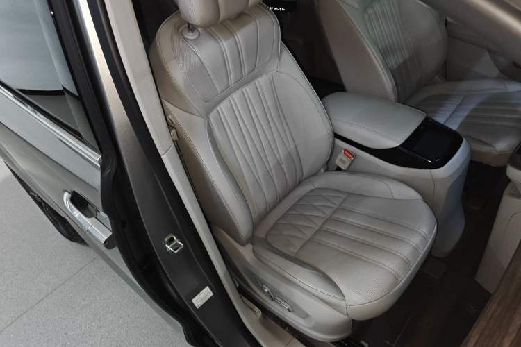 Used Roewe iMAX8 2023 400TGI Comfort Edition