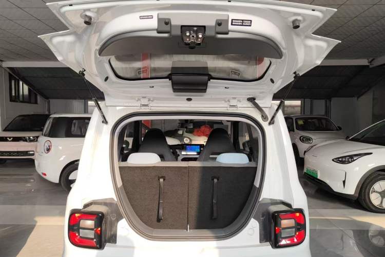 Used Geely Galaxy Panda 2024 Panda Mini 200km Endurance Bear Trunk