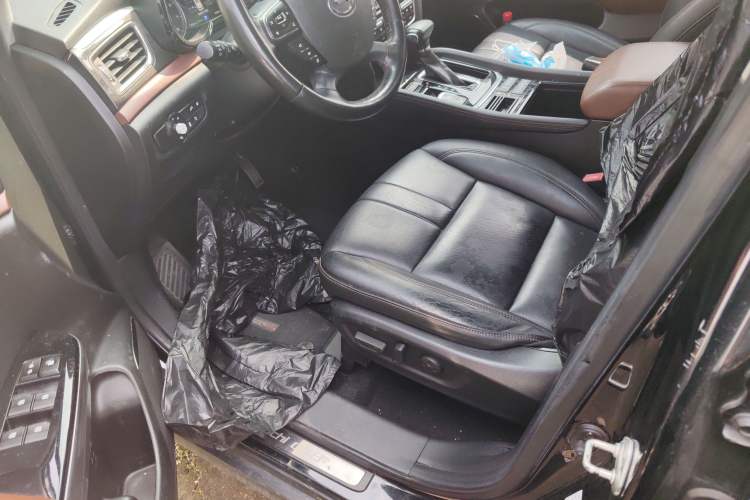 Used GAC Trumpchi GS8 2017 320T Two-Wheel Drive Luxury Smart Connectivity Version (7 Seats) Left Front Seat