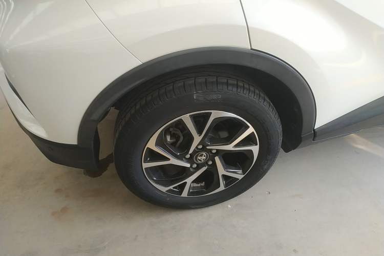 Used Toyota C-HR 2020 2.0L Leading Edition Right Rear Wheel Hub