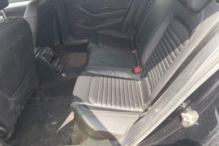 Used Volkswagen Magotan 2019 330TSI DSG Leading Model China VI Standard Left Rear Seat