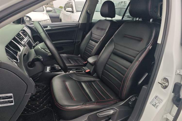 Used Volkswagen Golf 2016 1.6L Automatic Comfort Model
