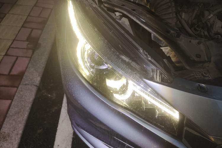 Used MG 6 2017 20T Manual Luxury Smart Connect Version China V Standard Right Front Headlight