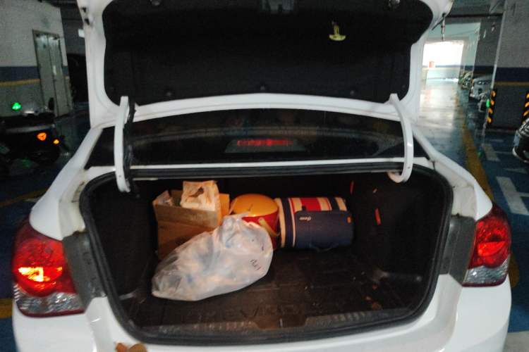 Used Chevrolet Cruze 2012 1.8L SE AT Trunk