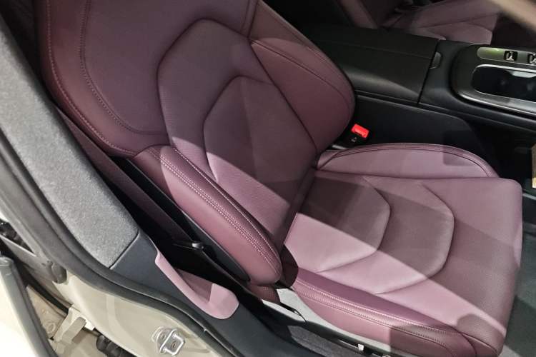 Used Xiaomi Auto SU7 2024 Rear-Drive Standard Founder Edition
