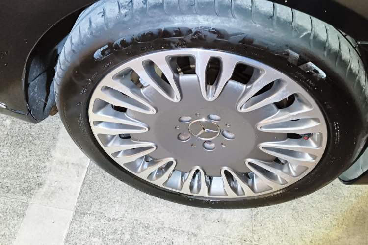 Used Mercedes-Benz Maybach S-Class 2016 S 400 4MATIC Right Front Wheel Hub