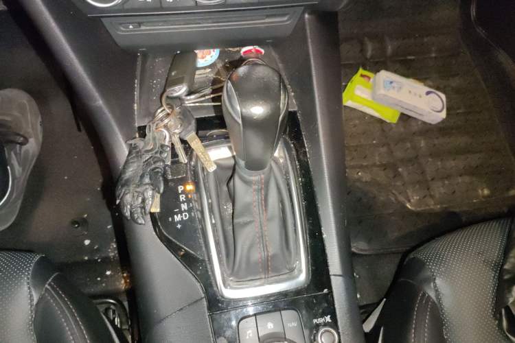 Used Mazda 3 Axela 2014 Hatchback 2.0L Automatic Sport Model