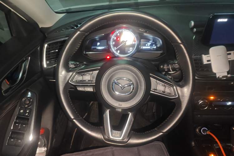 Used Mazda 3 Axela 2017 Hatchback 2.0L Automatic Sport Model China V Emission Standard
