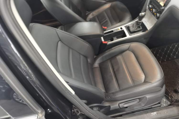 Used Volkswagen Passat 2014 1.8TSI DSG Prestige Edition Right Front Seat