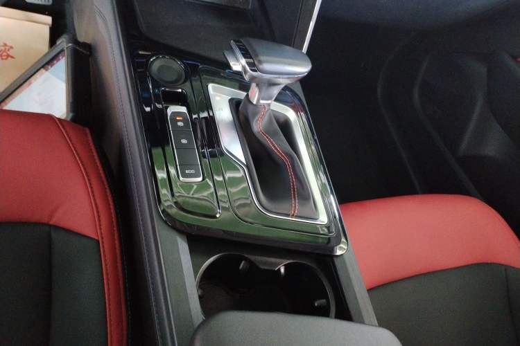 Used Baojun RC-6 2019 1.5T CVT Elite Version with 24-Hour Online Service
