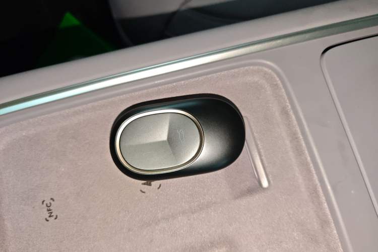 Used Nio EC6 2025 75 kWh