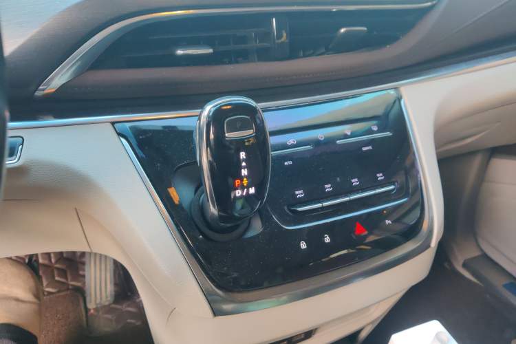 Used Buick GL8 2021 Land Cruiser Executive Class 652T Luxury Model
