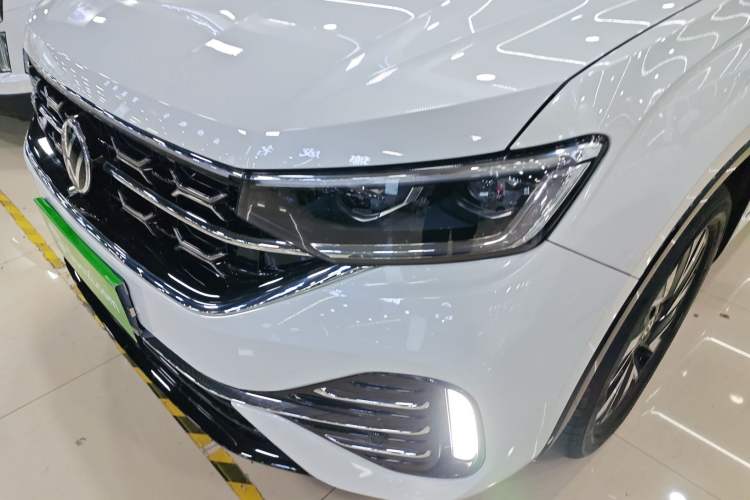 Used Volkswagen Tayron 2023 330TSI Two-Wheel-Drive R-Line High-Energy Version Left Front Headlight