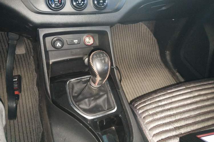 Used Baojun 730 2019 1.5L Manual Fashion Model 7-seater National V