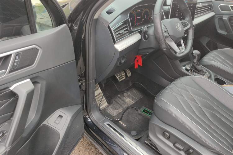 Used Volkswagen Tiguan L 2024 330TSI Automatic Two-Wheel Drive R-Line Enhanced Edition Driver Seat