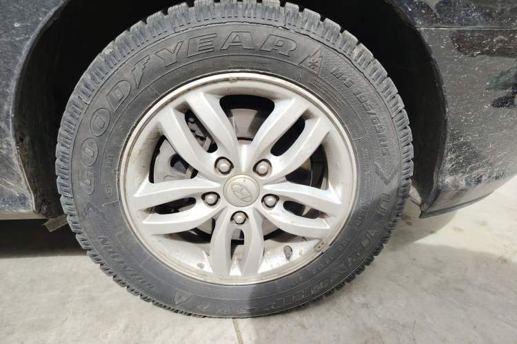 Used Hyundai Celesta 2011 1.6L Manual Luxury Model Right Front Wheel Hub