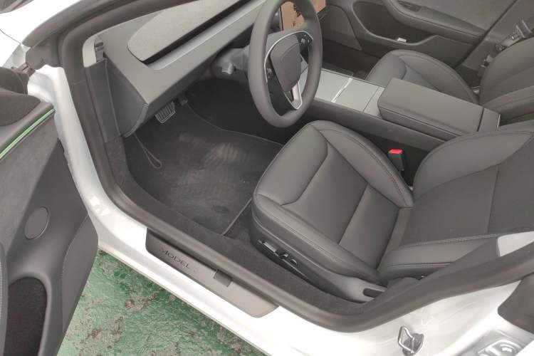 Used Tesla Model 3 2025 Long-Range All-Wheel-Drive Version
