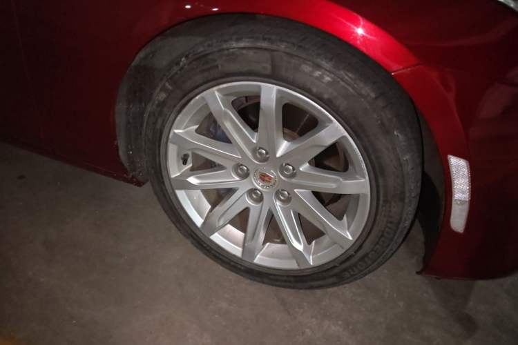 Used Cadillac CTS 2014 28T Luxury Model Right Front Wheel Hub