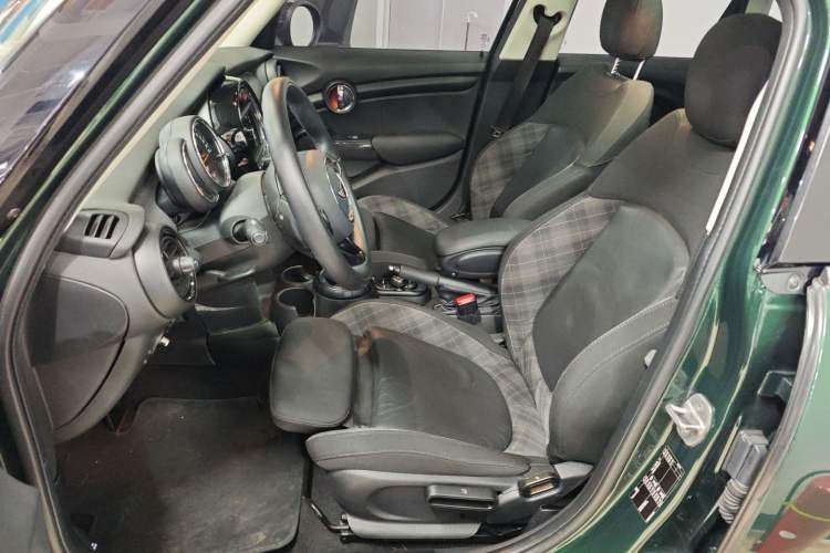 Used MINI MINI 2016 1.5T COOPER Five-Door Edition