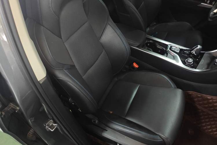 Used Lynk & Co 01 EM-P 2019 1.5T PHEV Pro Right Front Seat