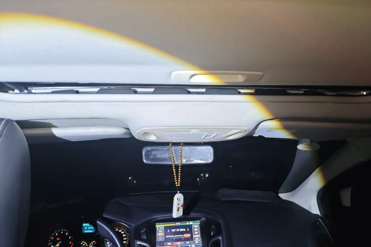 Used Ford Focus 2012 Hatchback 1.6L Automatic Fashion Edition Headliner