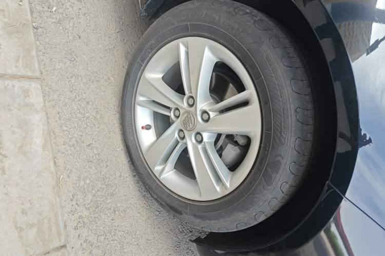 Used Buick Regal 2019 20T Elite Version China VI Standard Right Front Wheel Hub