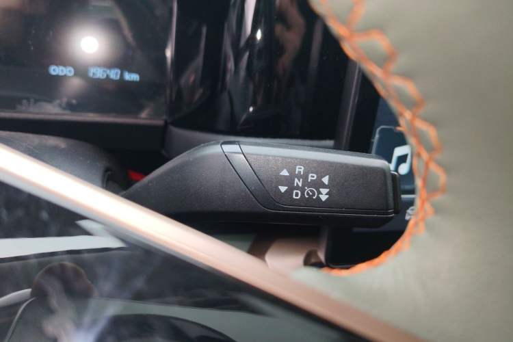 Used iCAR 03 2024 401km Two-Wheel Drive Standard Advanced Version Gear Lever