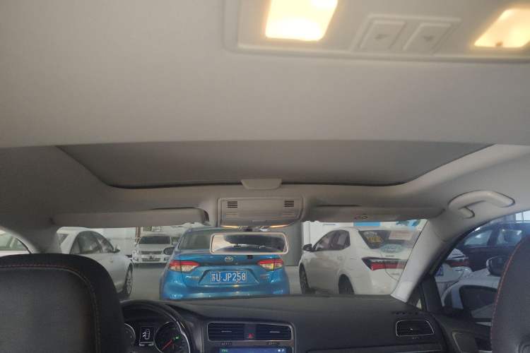 Used Volkswagen Golf 2015 1.6L Automatic Comfort Model
