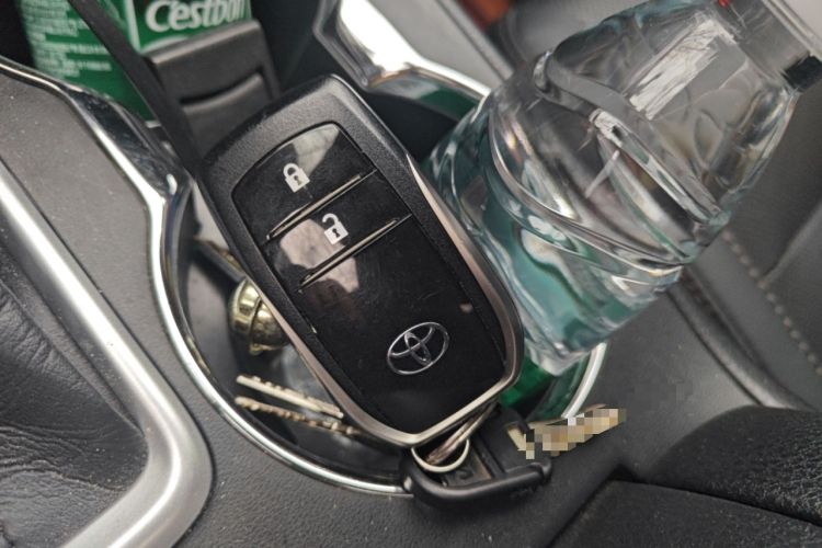 Used Toyota Highlander 2018 2.0T Four-Wheel Drive Luxury Edition 7 Seats China V Emission Standard