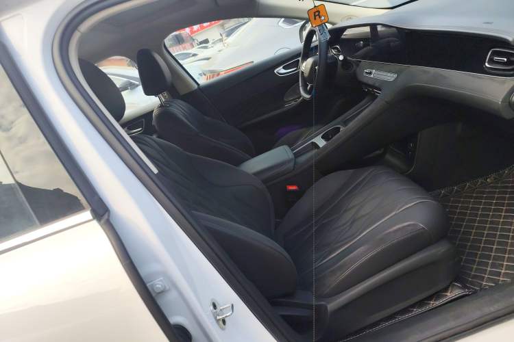 Used Roewe D7 2024 EV 510km Travel Edition