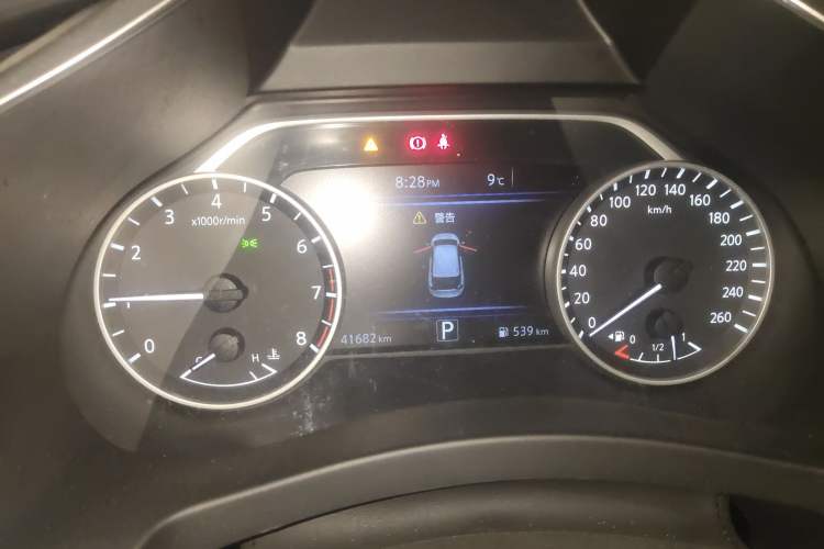 Used Nissan Murano 2019 2.5L XL Two-Wheel Drive Smart Connect Luxury Edition China VI Standard