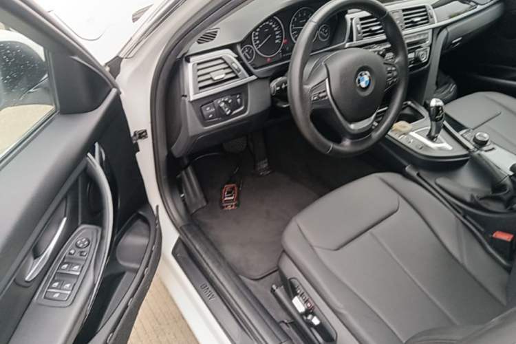 Used BMW 3 Series 2017 320Li Fashion Model
