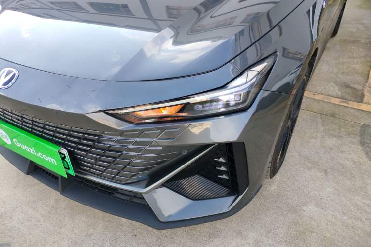 Used Changan UNI-V iDD 2023 ZhiDian iDD 1.5T 113km ZhiKu Model