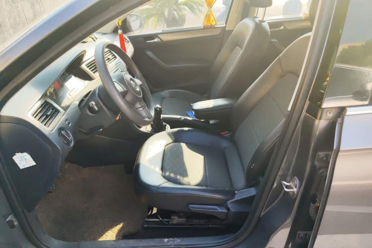 Used Volkswagen Santana 2015 1.4L Manual Comfort Edition