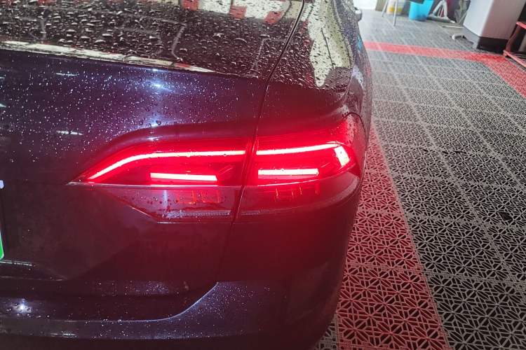 Used Volkswagen Phideon 2016 380TSI Two-Wheel-Drive Luxury Edition
