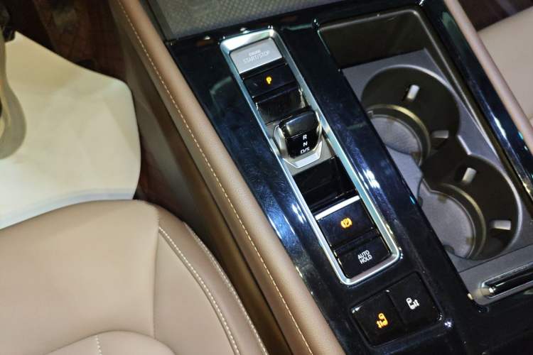 Used Volkswagen Viloran 2024 330TSI Luxury Edition
