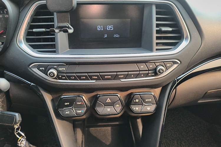 Used GAC Trumpchi GS4 2016 235T Manual Comfort Edition Audio And AC Panel