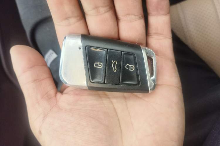 Used Volkswagen Caravelle 2018 2.0 TSI 4x4 Luxury Edition 7-Seater Vehicle Key