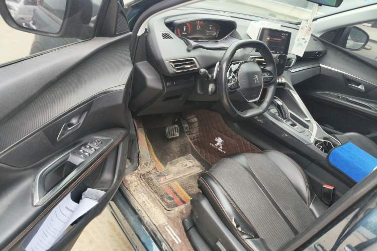 Used Peugeot 5008 2017 380THP 7-Seater Elite Edition Driver Seat