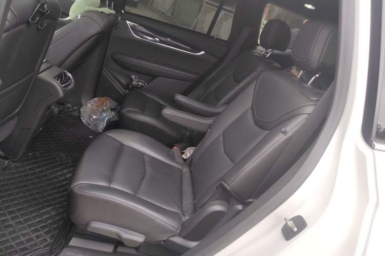 Used Cadillac XT6 2020 28T Six-Seater Four-Wheel-Drive Luxury Version Left Rear Seat