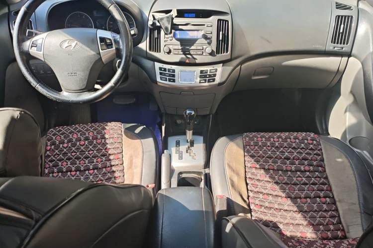 Used Hyundai Celesta 2011 1.6L Automatic Luxury Version Audio And AC Panel