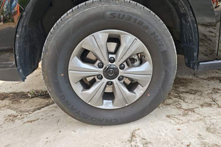 Used Great Wall Poer 2025 2.0T Commercial Pickup Truck Automatic Diesel 4x4 Comfort Edition Left Front Wheel Hub