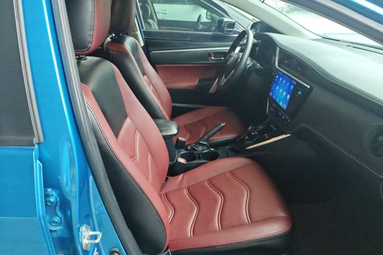 Used Toyota Levin 2017 Revised Dual-Engine 1.8H GS E-CVT Elite Sunroof Version China V Standard Right Front Seat