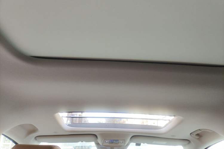 Used Denza D9 2022 DM-i 1040 Prestige Model