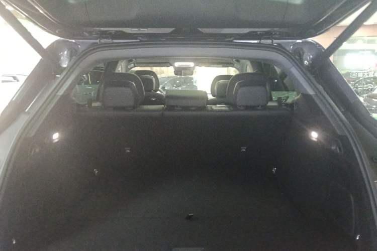 Used Zeekr 7X 2025 100 kWh Long-Range Rear-Wheel Drive with Intelligent Driving Features
