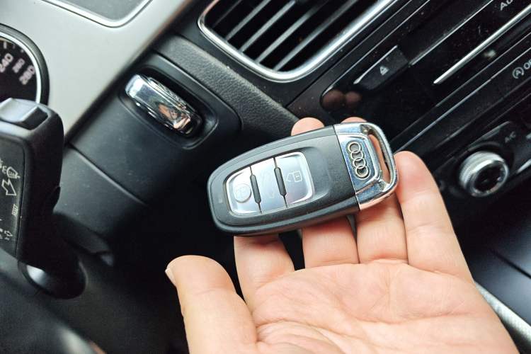 Used Audi A4 2014 40 TFSI allroad quattro plus version Vehicle Key