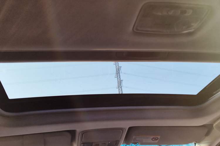 Used JMC Yusheng S350 2013 2.4T Manual Two-Wheel Drive Diesel Ultra-Luxury 5-Seater